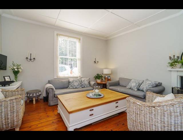 2 BEDROOM TOWNHOUSE FOR SALE IN WYNBERG UPPER